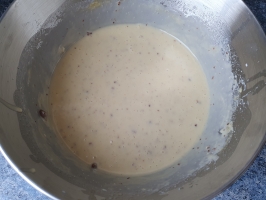 Noix de cajou et basilic dans le mixer