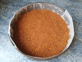 Noix de cajou et basilic dans le mixer