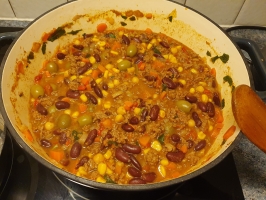 Noix de cajou et basilic dans le mixer