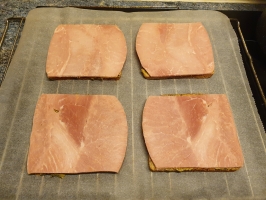 Noix de cajou et basilic dans le mixer