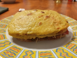 Noix de cajou et basilic dans le mixer