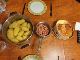 Noix de cajou et basilic dans le mixer