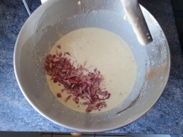 Noix de cajou et basilic dans le mixer