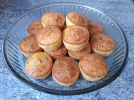 Noix de cajou et basilic dans le mixer