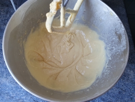 Noix de cajou et basilic dans le mixer