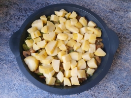 Noix de cajou et basilic dans le mixer