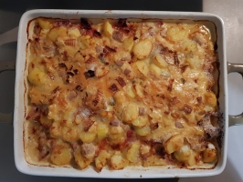 Noix de cajou et basilic dans le mixer