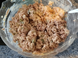 Noix de cajou et basilic dans le mixer