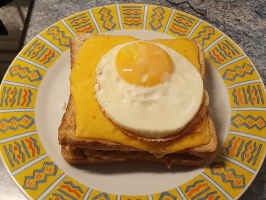 Noix de cajou et basilic dans le mixer